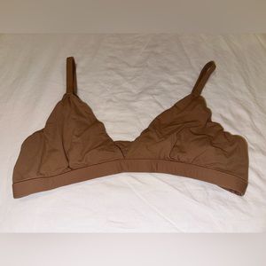 SKIMS fits everybody triangle bralette